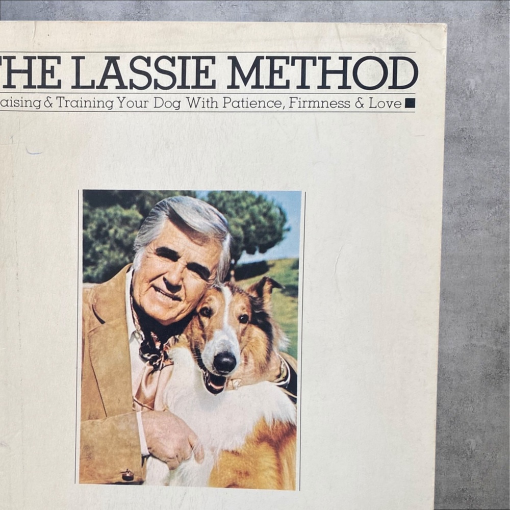 1971 124 pigs 9x 8 Coffee table
Book read